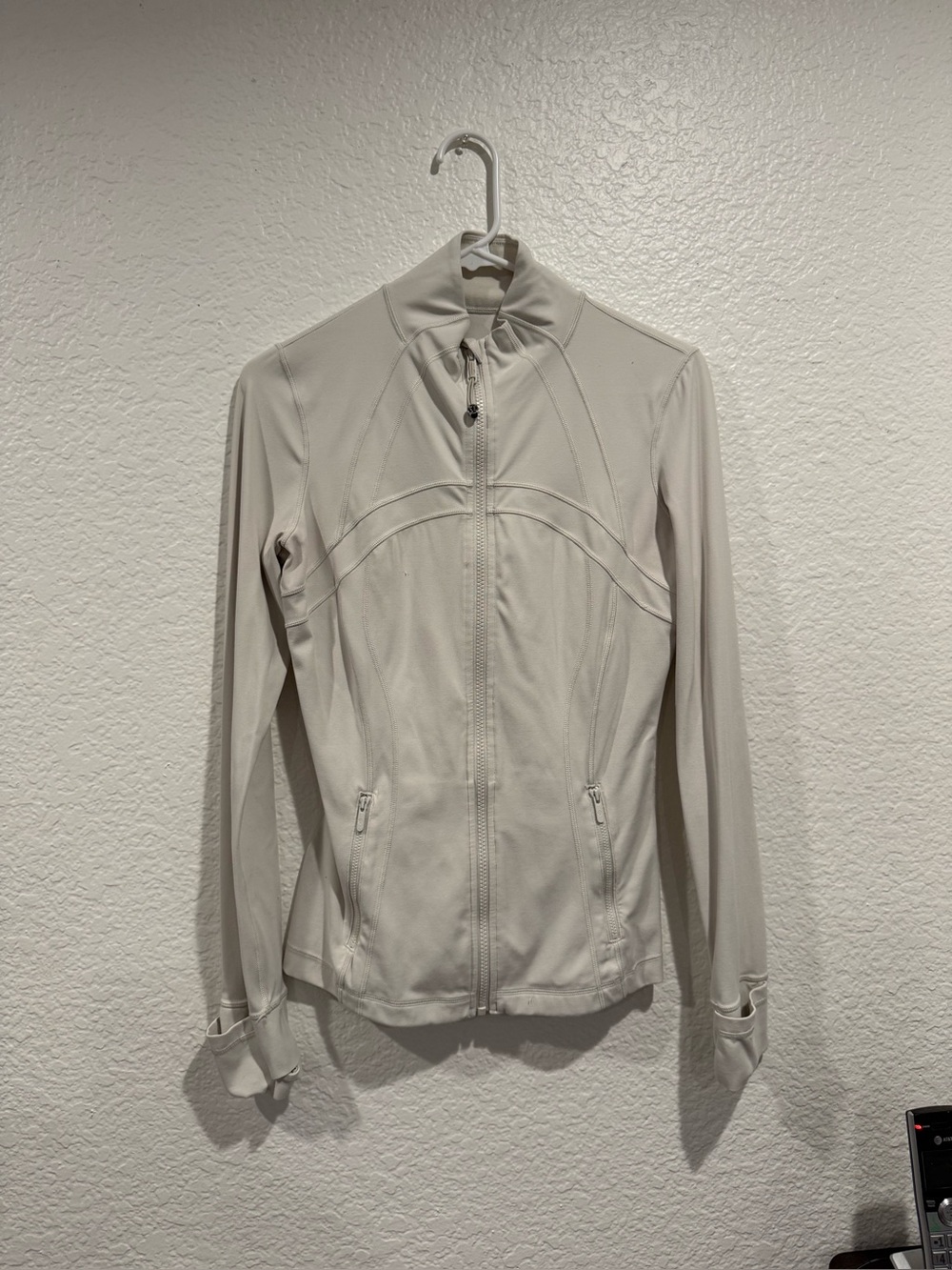 Lululemon define jacket size 8 in color bone